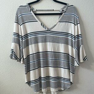 Chaser striped stretchy super soft top. Size medium. NWT